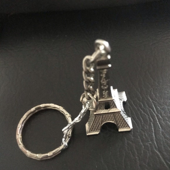 💗 Eiffel Tower 3D Silver Keychain NEW - Picture 3 of 4